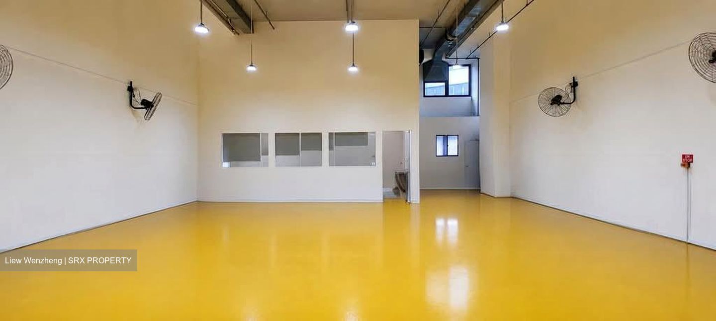 Carros Centre (D25), Factory #605304501